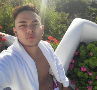 613196110: Chico busca chica en Ceuta