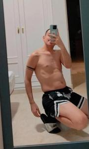 661271020: Chico busca chica en Almería