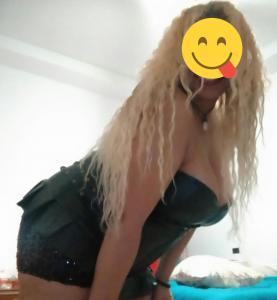 698543851: Chica busca chico en Navarra