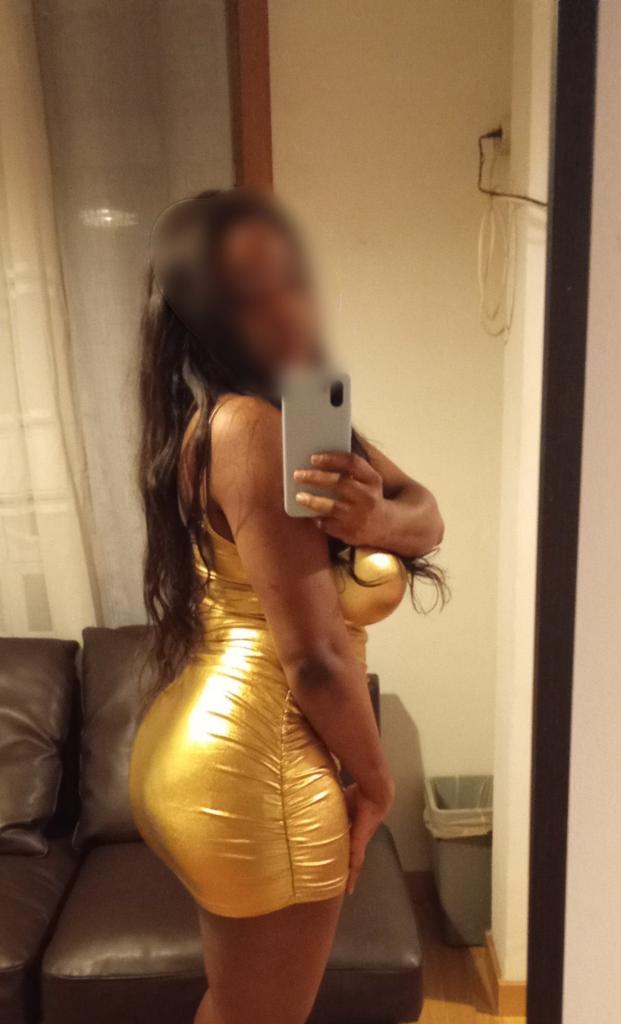 624010969: Chica busca chico en La Coruña