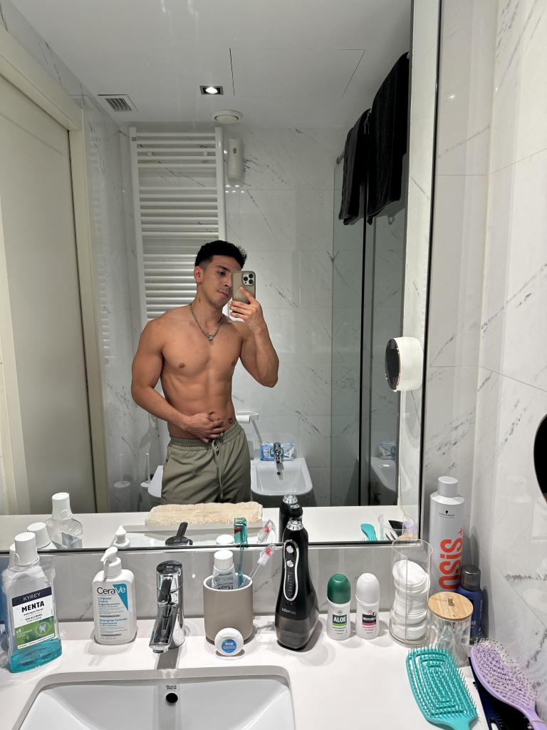 687204420: Chico busca chica en Barcelona