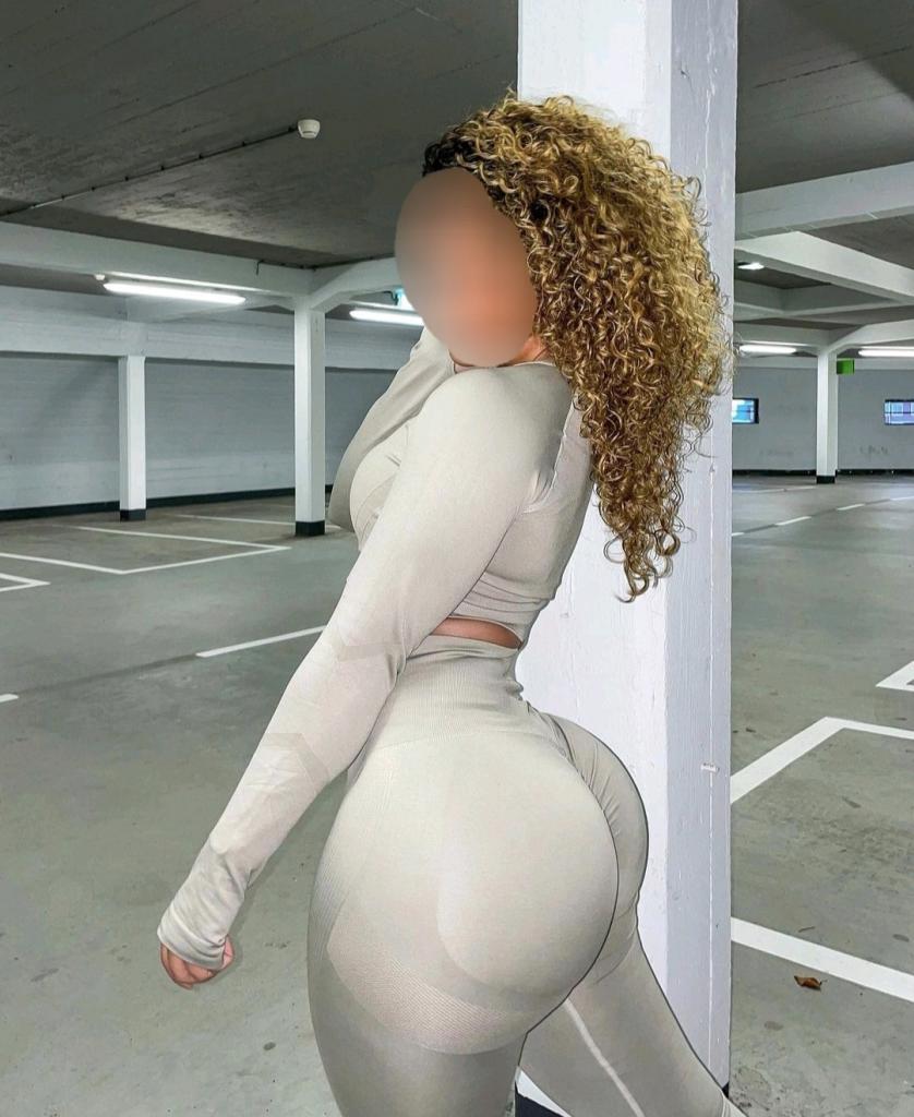 Chica busca chico en Cádiz: 