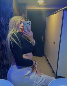 Chica busca chico en Barcelona: 