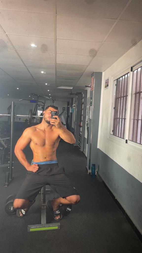 Chico busca chica en Málaga: 