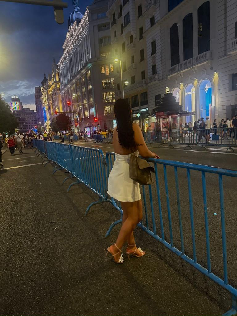 672536649: Chica busca chico en Madrid