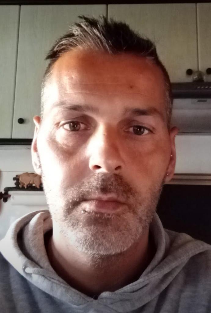 627315883: Chico busca chica en La Coruña