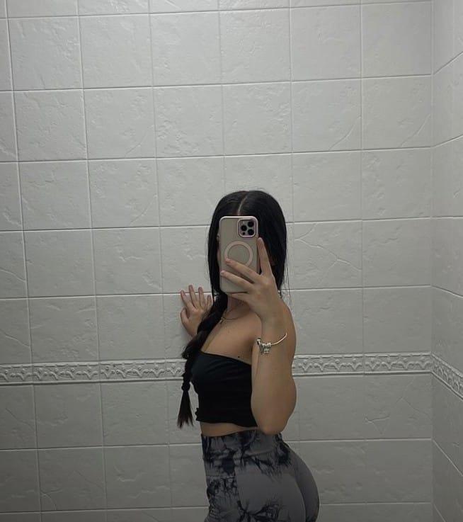 672877703: Chica busca chico en La Coruña