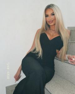 647308403: Chica busca chico en Lugo