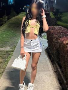 617944383: Chica busca chico en Murcia