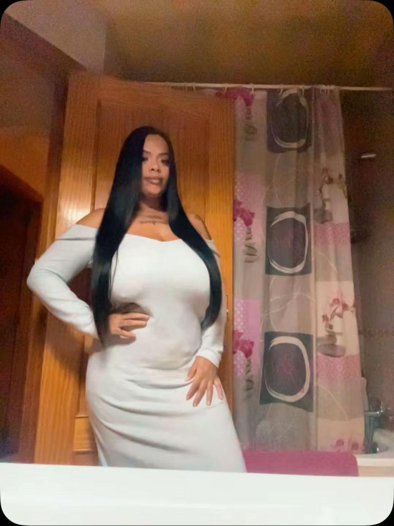 643918541: Chica busca chico en Murcia