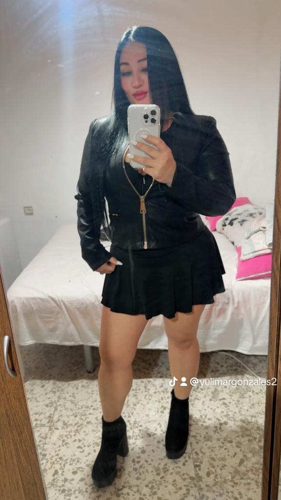 Chica busca chico en Cádiz: 