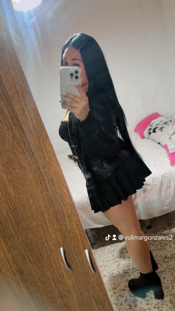 Chica busca chico en Cádiz: 