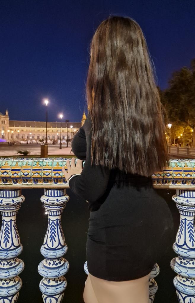 631017641: Chica busca chico en Sevilla