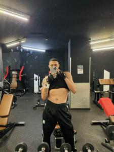 Chico busca chica en Sevilla: 