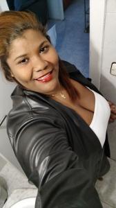 671412136: Chica busca chico en Sevilla