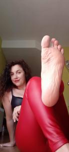 644716207: Chica busca chico en Madrid