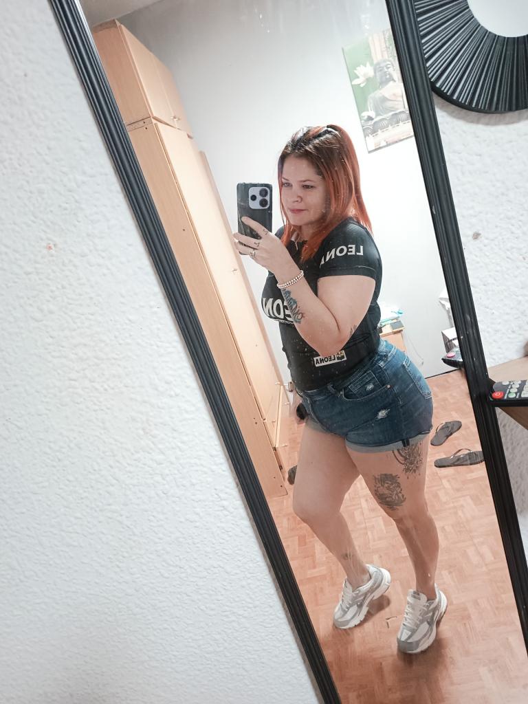 677308085: Chica busca chico en Lugo