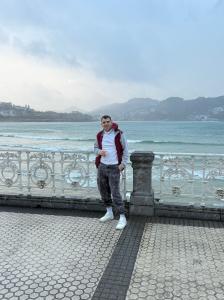 Chico busca chica en Sevilla: 