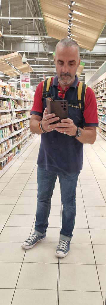 Chico busca chica en Granada: 