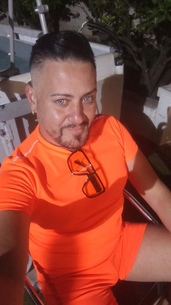 Chico busca chica en Gerona: 