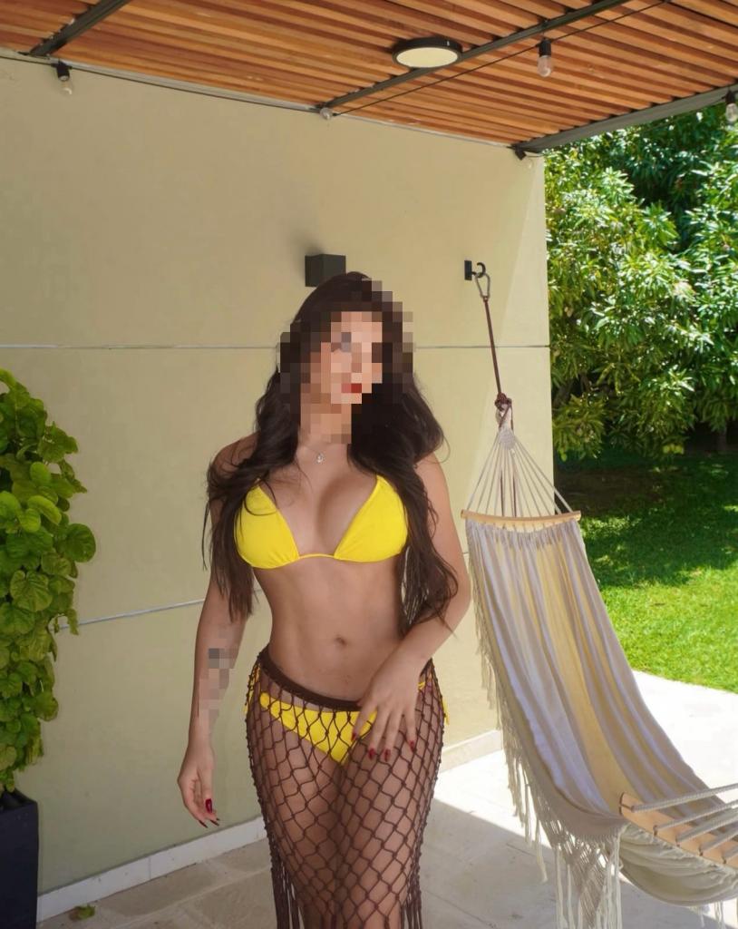 631068754: Chica busca chico en Gerona