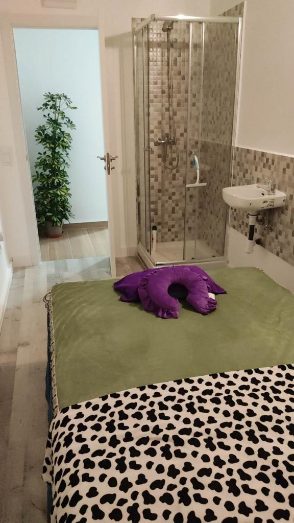 664446999: Chica busca chico en Madrid