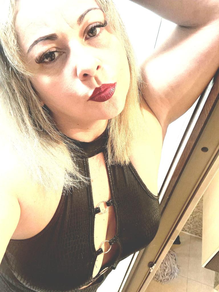 Chica busca chico en Cádiz: 