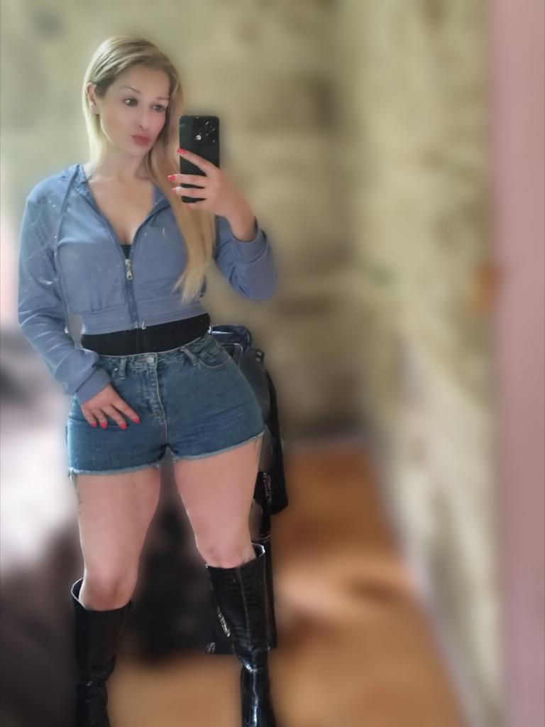 697123246: Chica busca chico en Orense