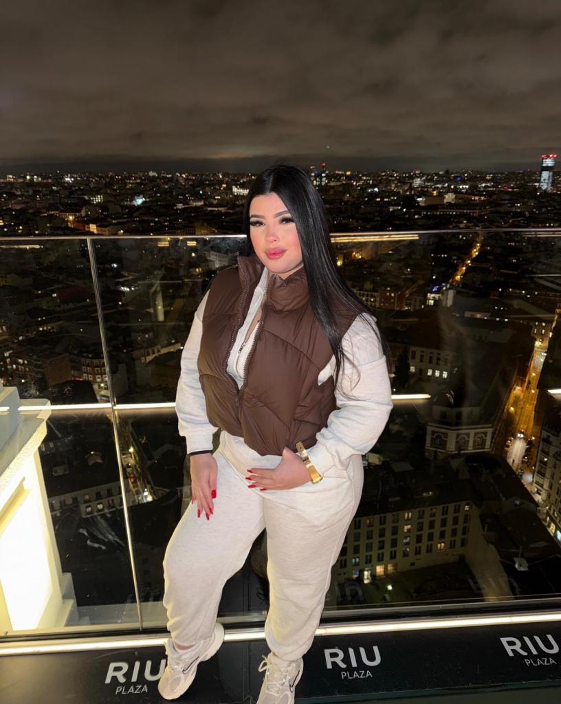 Chica busca chico en Granada: 