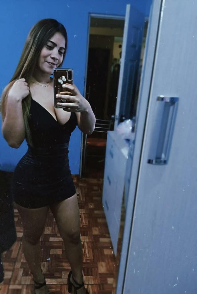 607338255: Chica busca chico en Sevilla