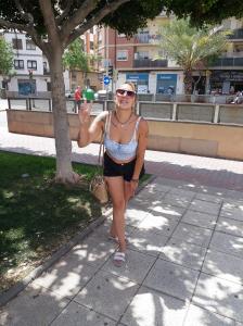 643767242: Chica busca chico en Albacete