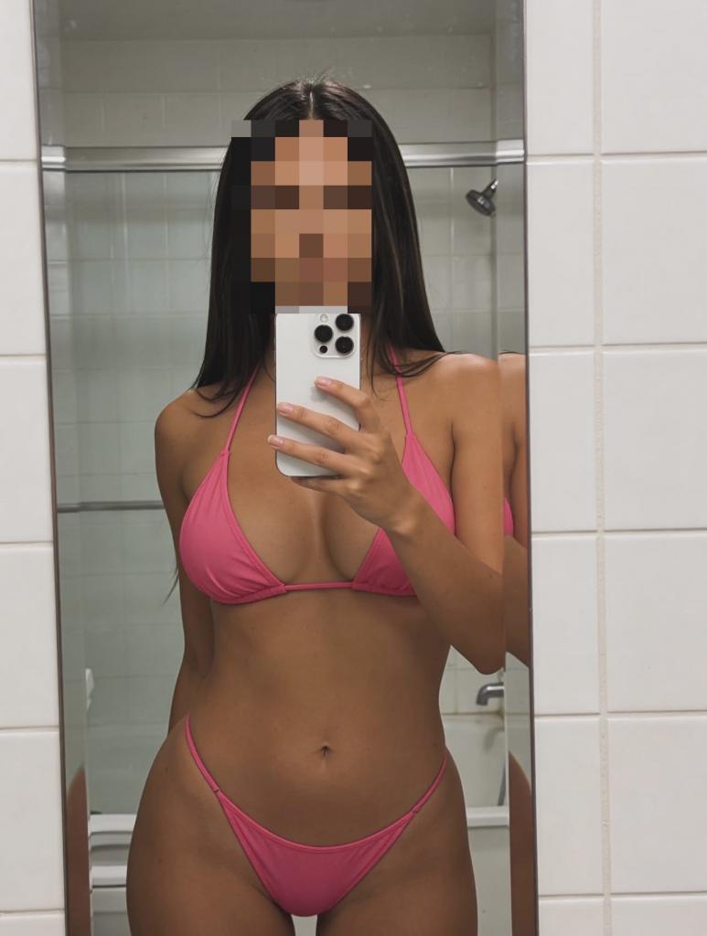 667775834: Chica busca chico en Sevilla