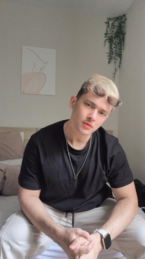 613749183: Chico busca chica en Alicante