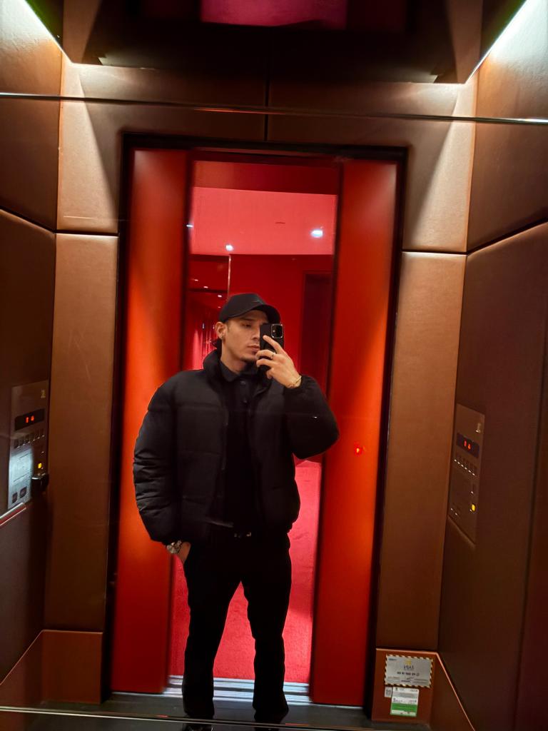 641454323: Chico busca chica en Barcelona