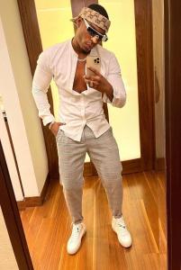 631036598: Chico busca chica en Barcelona