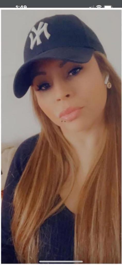 613476983: Chica busca chico en Barcelona