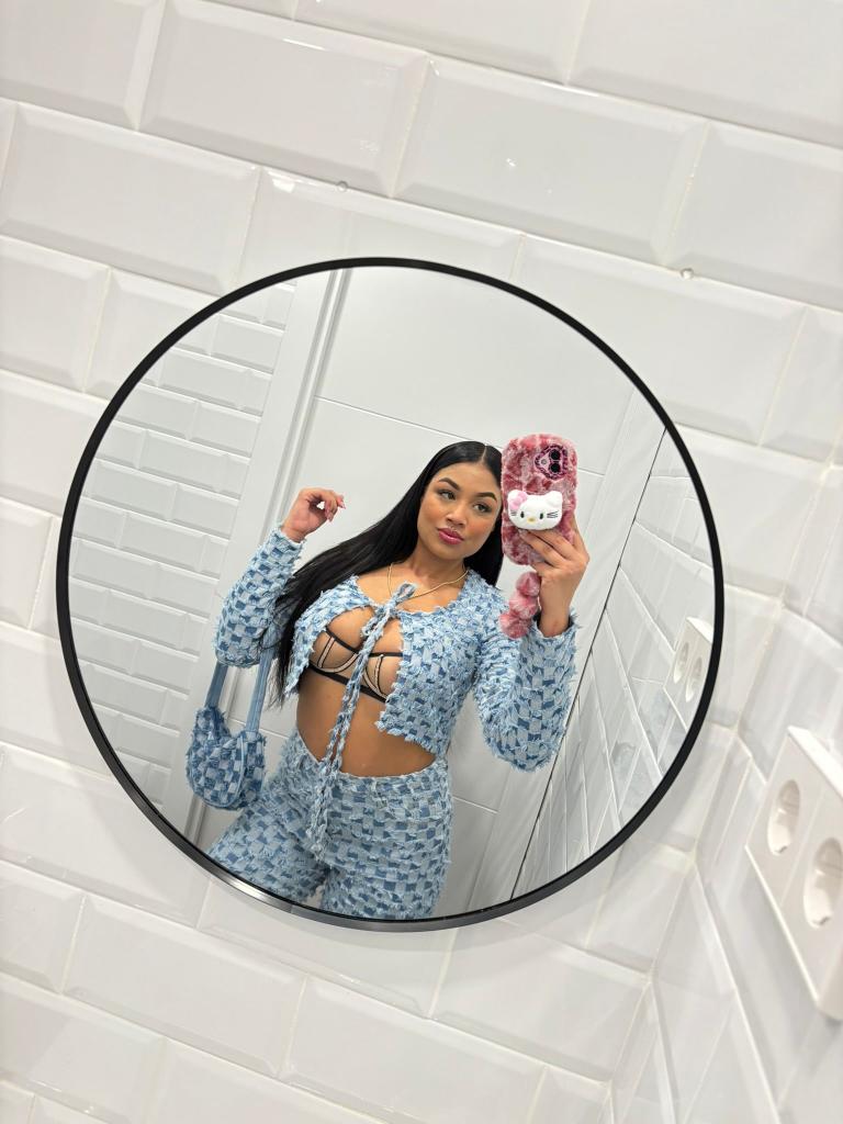 Chica busca chico en Valencia: Chica busca chico