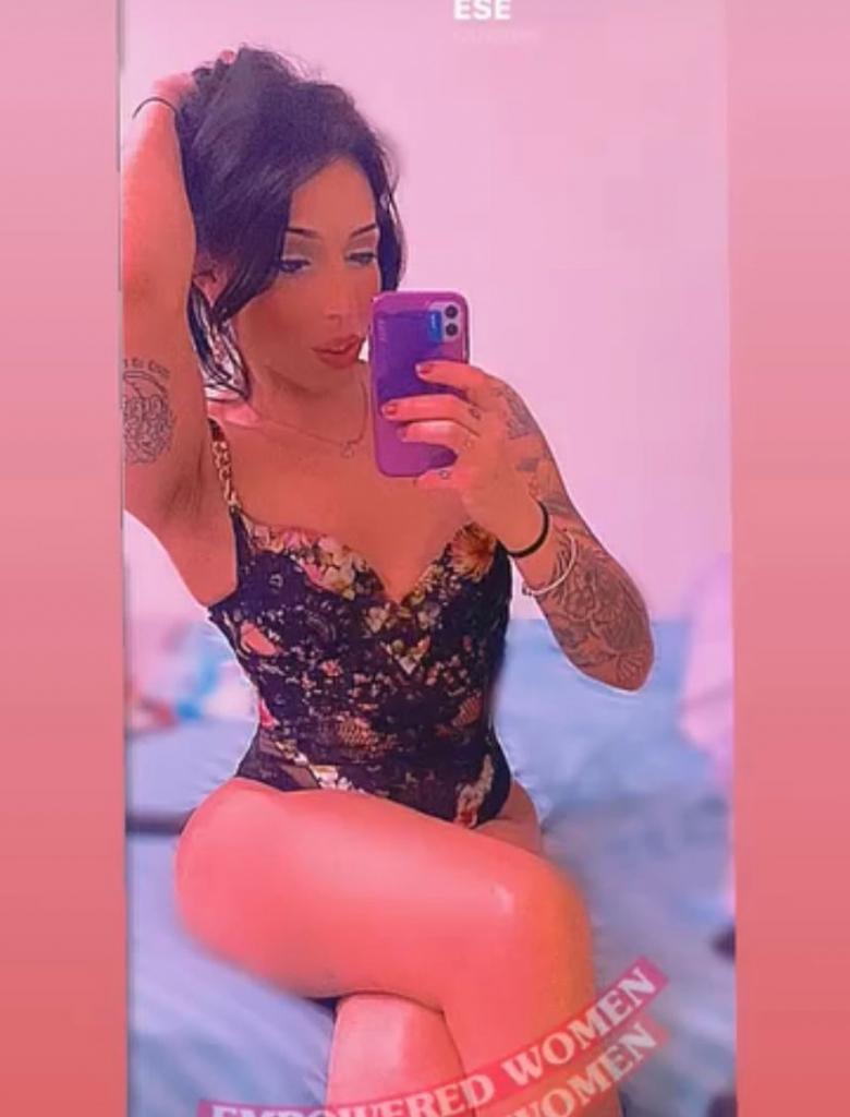 694259948: Travesti en Barcelona