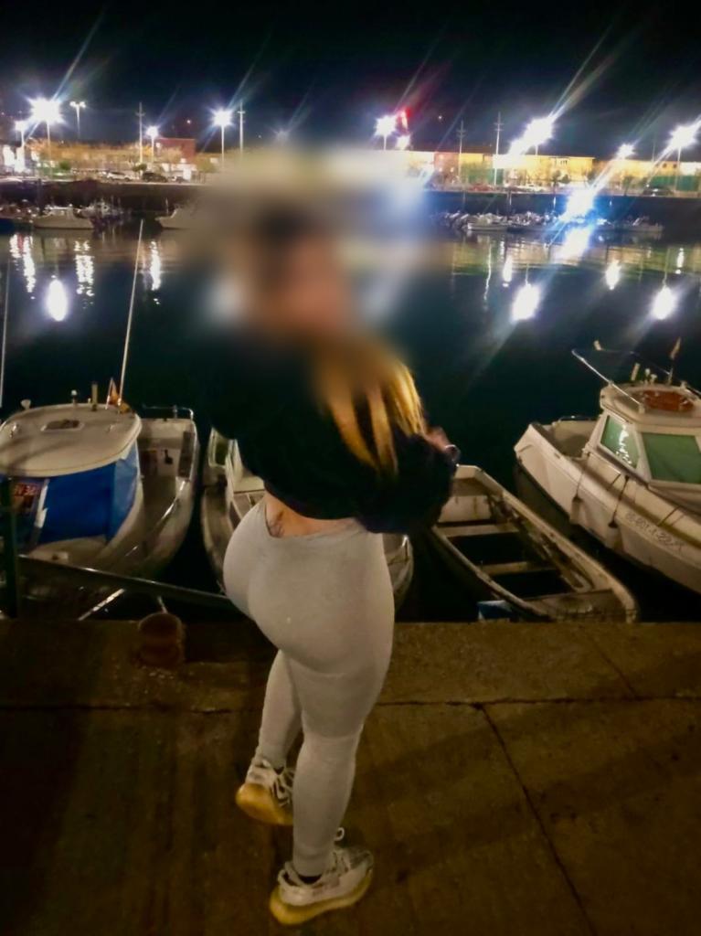 Chica busca chico en Granada: 