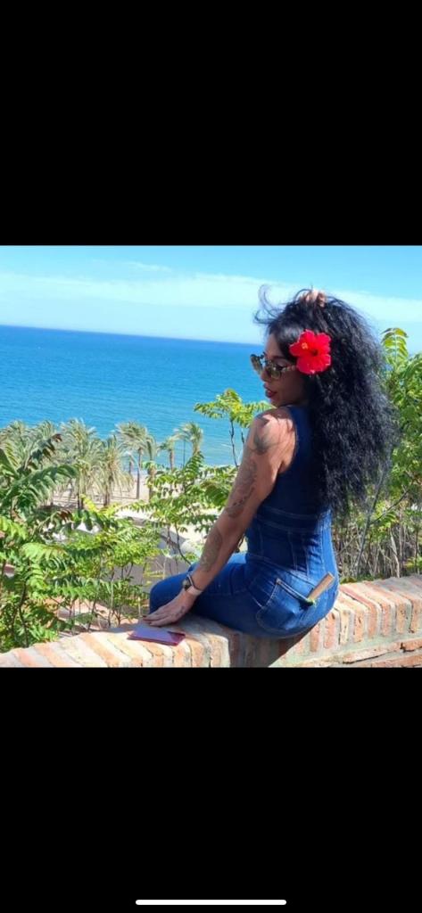 694259948: Transexual en Barcelona