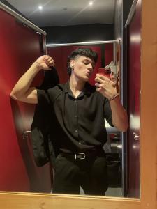 604361387: Chico busca chica en Madrid