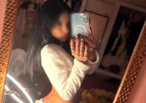 633839751: Chica busca chico en La Coruña