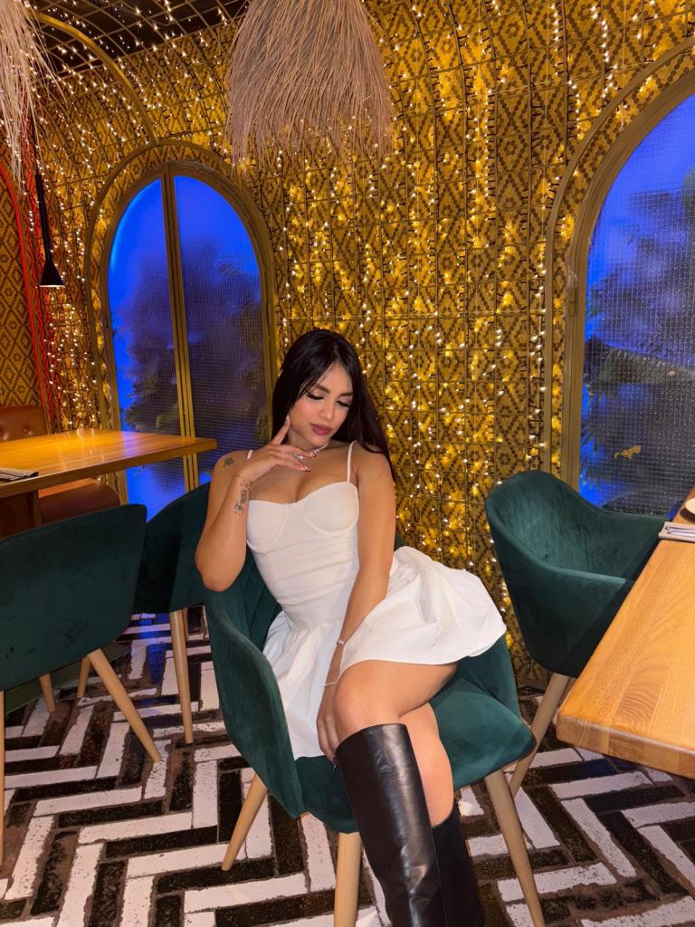 Chica busca chico en Alicante: Chica busca chico