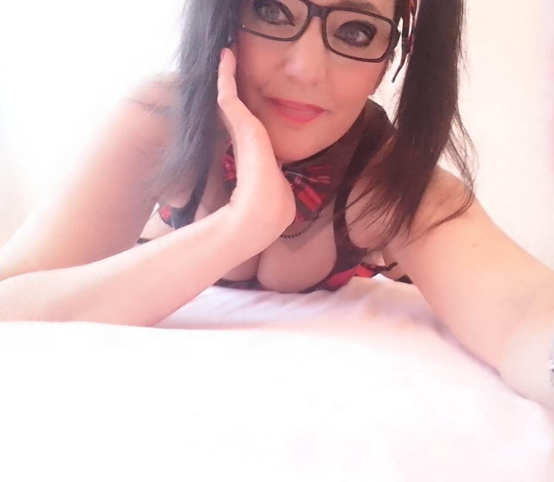 635303303: Chica busca chico en Madrid