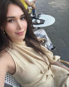 631381606: Transexual en Madrid