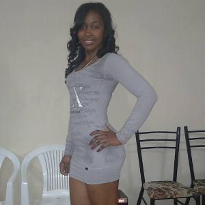 672098151: Chica busca chico en Sevilla