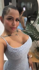 647083903: Chica busca chico en Sevilla