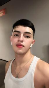 695313803: Chico busca chica en Barcelona