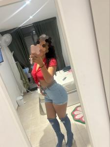 631344353: Chica busca chico en Gerona