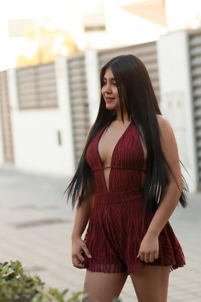 Chica busca chico en Valencia: Chica busca chico